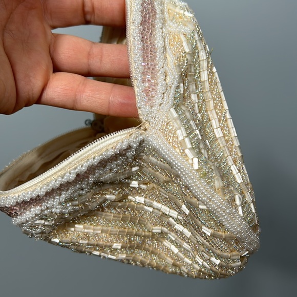 Vintage no brand beaded ivory pink zipper closure small/ mini bag 7.5 x 6” - Picture 6 of 14